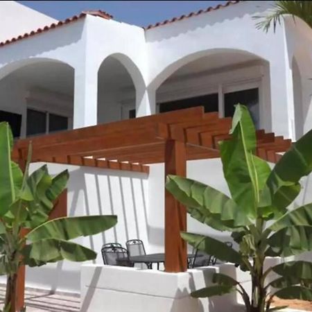 Gezellige Villa Met Prachtig Zicht En Zwembad Arona  Esterno foto