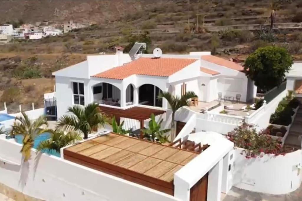 Gezellige Villa Met Prachtig Zicht En Zwembad Arona  Esterno foto