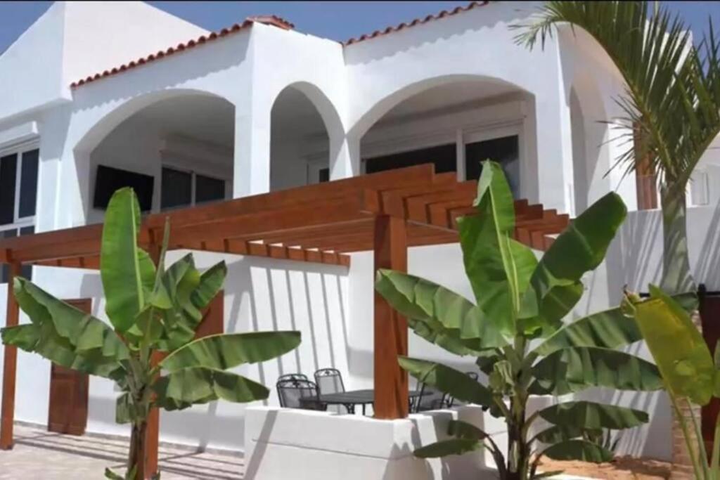 Gezellige Villa Met Prachtig Zicht En Zwembad Arona  Esterno foto