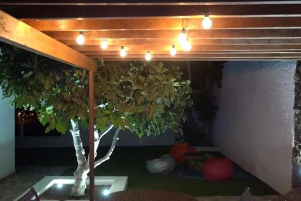 Gezellige Villa Met Prachtig Zicht En Zwembad Arona  Esterno foto