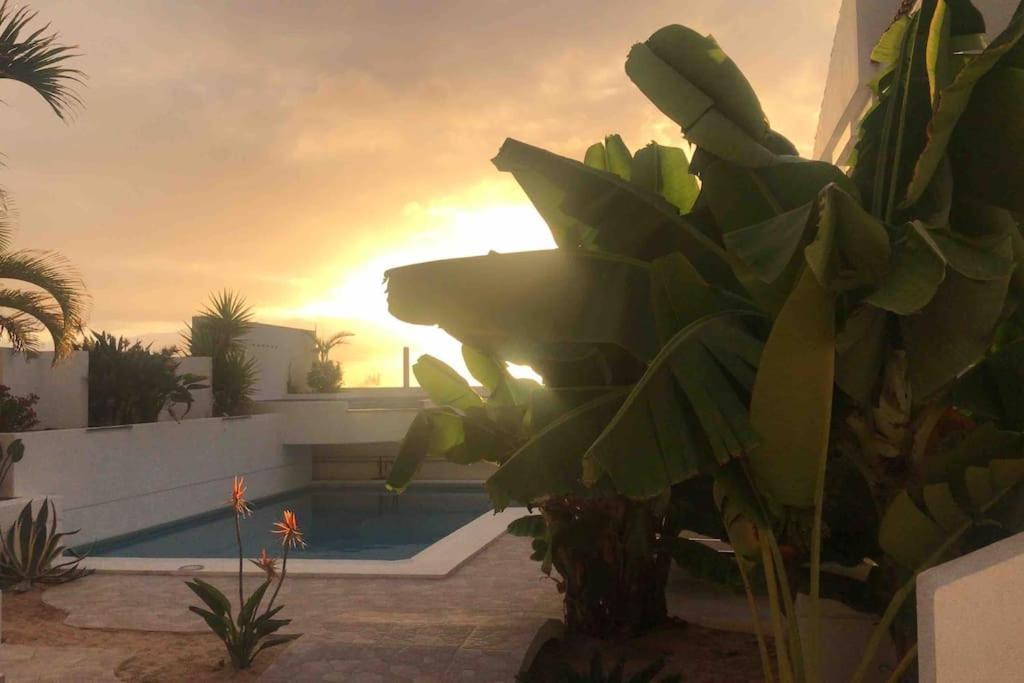 Gezellige Villa Met Prachtig Zicht En Zwembad Arona  Esterno foto