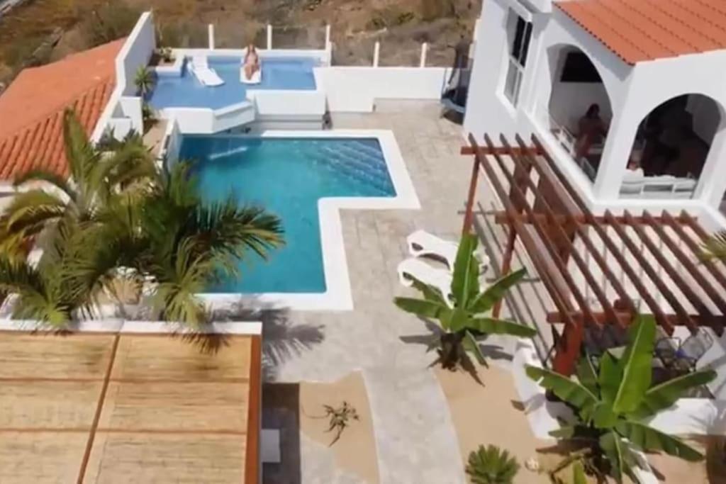 Gezellige Villa Met Prachtig Zicht En Zwembad Arona  Esterno foto