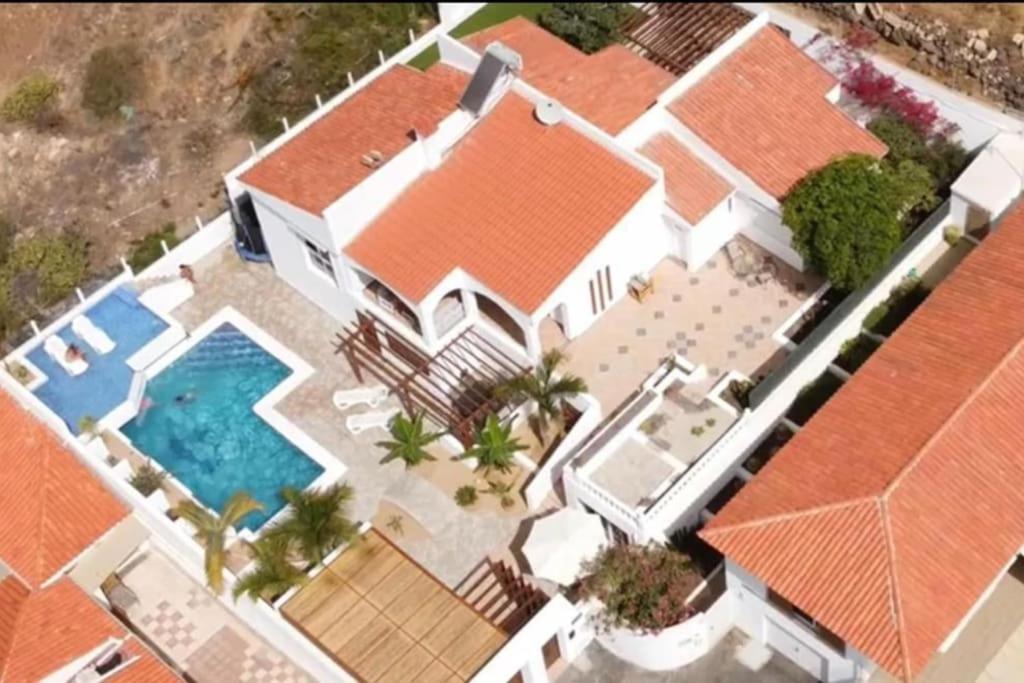 Gezellige Villa Met Prachtig Zicht En Zwembad Arona  Esterno foto