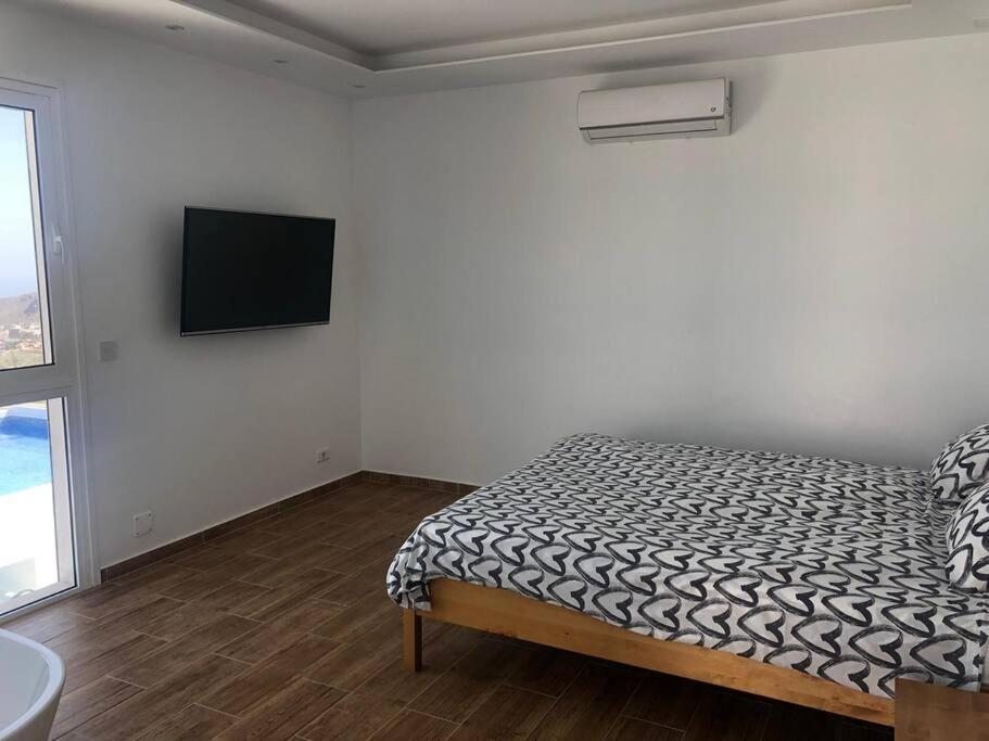 Gezellige Villa Met Prachtig Zicht En Zwembad Arona  Esterno foto